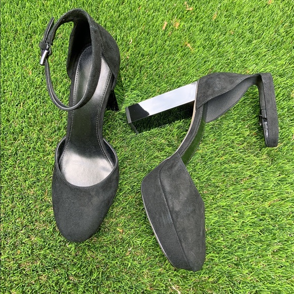 Michael Kors sues Sandal (NEW) - Picture 1 of 15